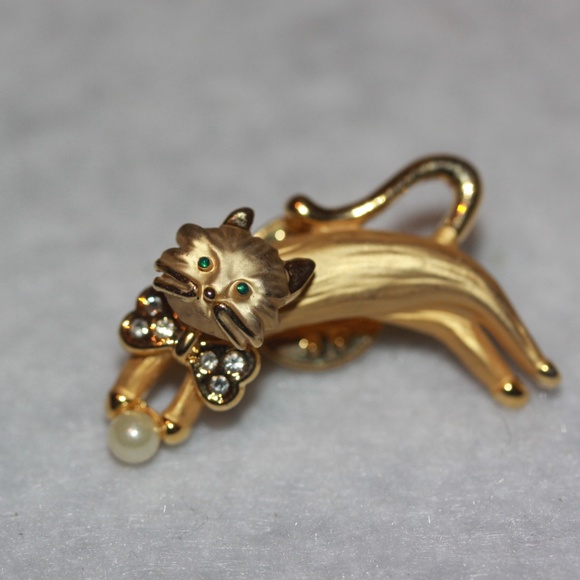 Cute Gold Tone Cat Tack Pin Faux Pearl - Picture 1 of 3